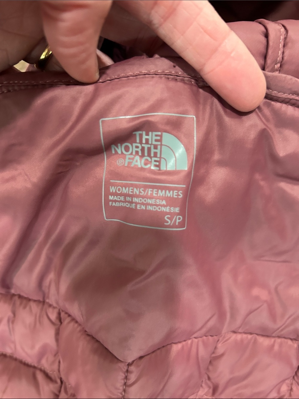 The North Face Womens Endeavor Thermoball Quilted Jacket in Plum | Size Small - Picture 9 of 15